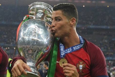 Ronaldo sắp được lấy tên để đặt cho sân vận động quốc tế