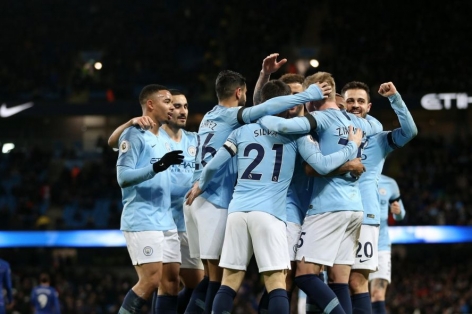 Đùa vui với đồng đội, sao Man City lỡ đại chiến Chelsea