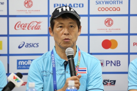 Báo Hàn: 'Nishino không xứng đáng với mức lương hiện tại'