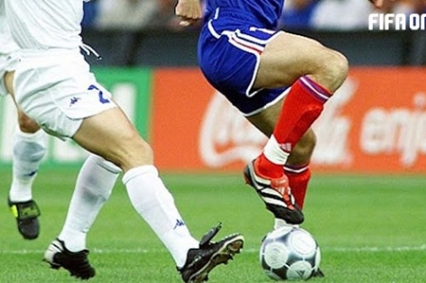 VIDEO: Pha kiến tạo đỉnh cao bằng 2 cú 'xoay com-pa' như Zidane