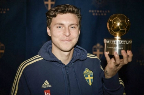 Trung vệ MU đánh bại Ibrahimovic, đoạt Quả bóng Vàng Thụy Điển