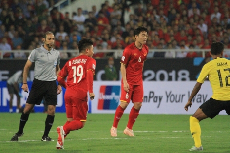 HLV Lê Thụy Hải: 'Quang Hải và Xuân Trường đá giữa đều dở'