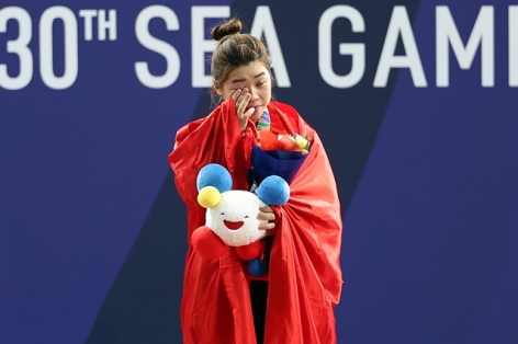 Cãi lời bố mẹ, VĐV Việt Nam khổ luyện giành HCV SEA Games 30
