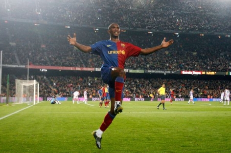 Cựu tiền đạo Barcelona tuyên bố giải nghệ