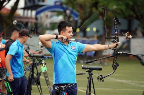 Tiến Cương vượt qua vòng loại bắn cung Nam SEA Games 29