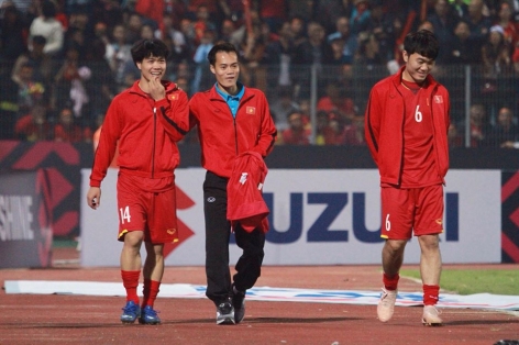 Văn Toàn trải lòng sau khi chia tay AFF Cup vì chấn thương