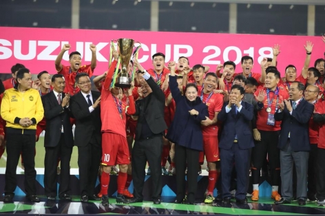 ĐT Việt Nam không được giữ Cúp AFF Cup bản gốc