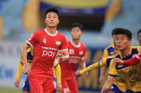 Quế Ngọc Hải nhận thẻ đỏ, Viettel thảm bại trên sân Hòa Xuân