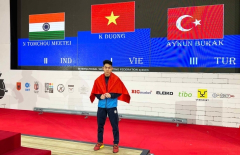 K’Dương: 'Cậu bé người dân tộc thiểu số nâng tạ như người lớn'