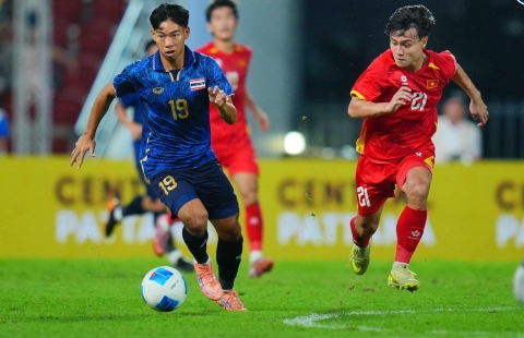 CĐV Malaysia sốc trước màn ngược dòng ngoạn mục của U22 Việt Nam