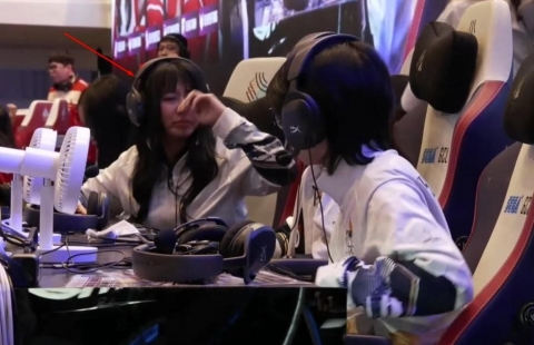 CĐV Đông Nam Á dậy sóng vụ tuyển thủ Thái Lan gian lận vẫn thua Việt Nam