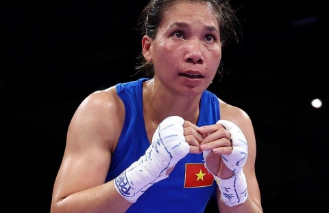 'Bà mẹ hai con' Hà Thị Linh áp đảo, lọt chung kết boxing SEA Games 33