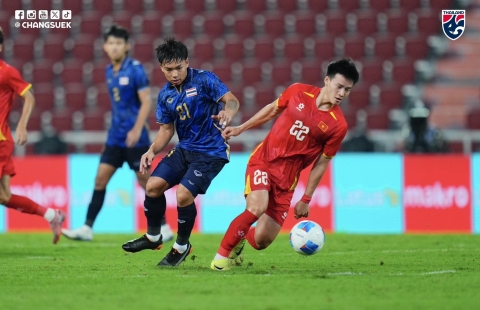 Báo Thái choáng vì 1 quyết định của thầy Kim giúp Việt Nam vô địch