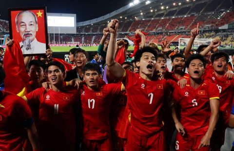 Dàn sao ĐTQG đồng loạt chúc mừng U22 Việt Nam giành HCV SEA Games