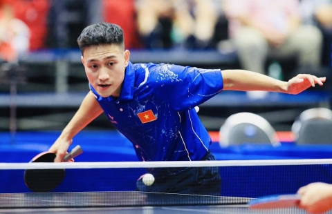 Anh Tú thua tay vợt hàng đầu Singapore, giành HCĐ ở SEA Games 33