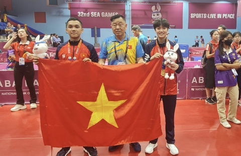 Quân bầu Hiển sang Mỹ sau tấm HCV SEA Games lịch sử