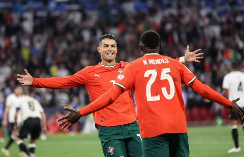 Trực tiếp Armenia vs Bồ Đào Nha: Ronaldo xuất trận