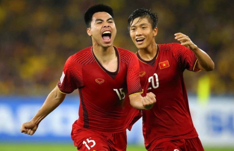 Phạm Đức Huy mời cả đội nữ Việt Nam đi ăn bún