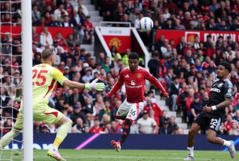 Thẻ đỏ định mệnh, Aston Villa tan mộng Champions League trước MU