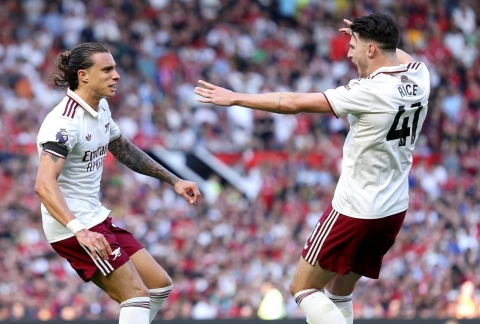 Gyokeres tịt ngòi, Arsenal vất vả hạ MU ngày ra quân