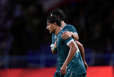 Trực tiếp Thái Lan 0-1 Iraq: Thái Lan tấn công tìm bàn