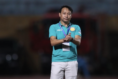CHÍNH THỨC: Lộ diện HLV xuất sắc nhất V-League 2024/25