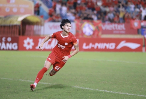 Trực tiếp Viettel 2-0 Công an TPHCM: Việt kiều Ba Lan lập công