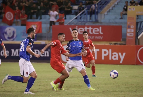 Trực tiếp Viettel 0-0 Becamex TPHCM: Nhập cuộc sôi nổi