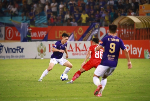 Trực tiếp Hà Nội 0-0 Viettel: Tấn công liên tục
