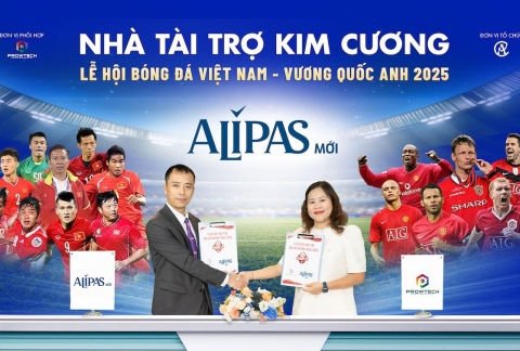 Alipas cùng huyền thoại Manchester Reds tỏa sáng “bản lĩnh phái mạnh” tại Việt Nam