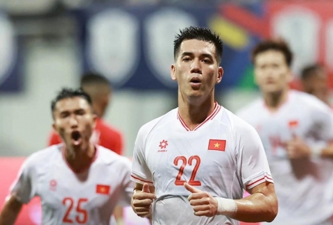 Trực tiếp ĐT Việt Nam 1-0 CAHN: Tiến Linh lập công