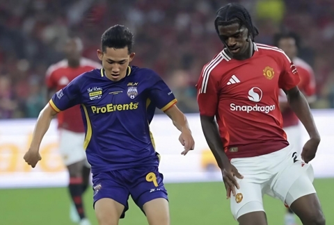 Trực tiếp ASEAN All-Stars 0-0 MU: Hai Long tỏa sáng