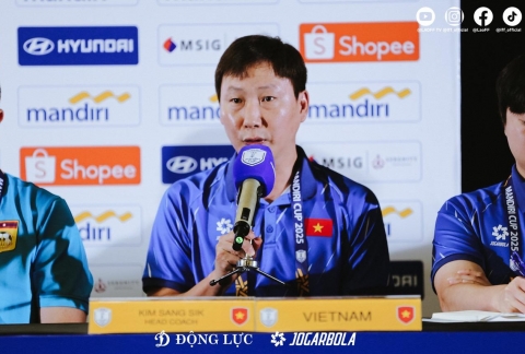 HLV Kim Sang Sik chỉ thắng 2 đội đua vô địch với U23 Việt Nam