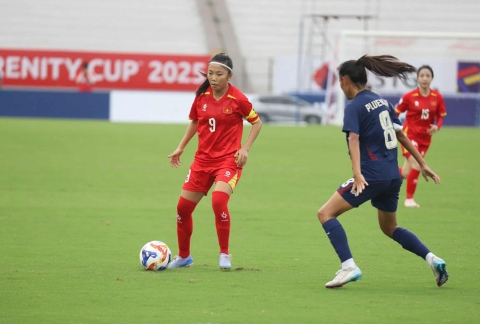 Trực tiếp nữ Việt Nam 0-0 nữ Thái Lan: Căng thẳng