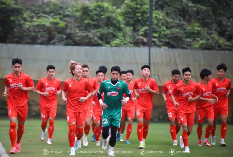 ĐT Việt Nam và U23 Việt Nam lại tập trung song song