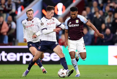 Aston Villa thắng chật vật Bologna ở Europa League