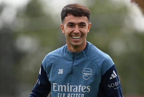 Arne Slot bất ngờ gọi tên Zubimendi trước đại chiến Arsenal