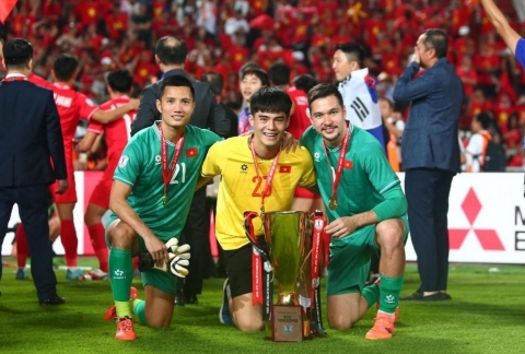 Nguyễn Filip hay Đình Triệu bắt chính trận gặp ĐT Malaysia?