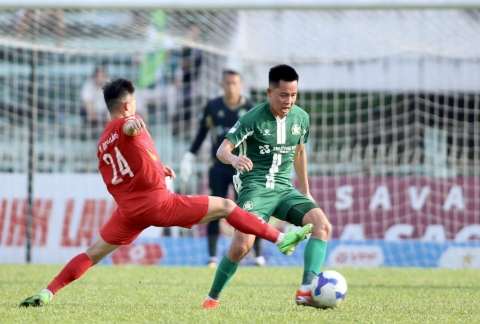 Trực tiếp Bình Phước 0-0 Long An: Bắt buộc phải thắng