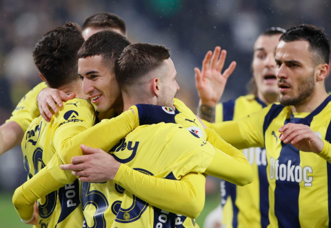 Nhận định Feyenoord vs Fenerbahce: Van Persie đấu trí Mourinho