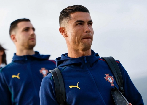Ronaldo gửi thông điệp đến ngôi sao hàng đầu Ngoại hạng Anh