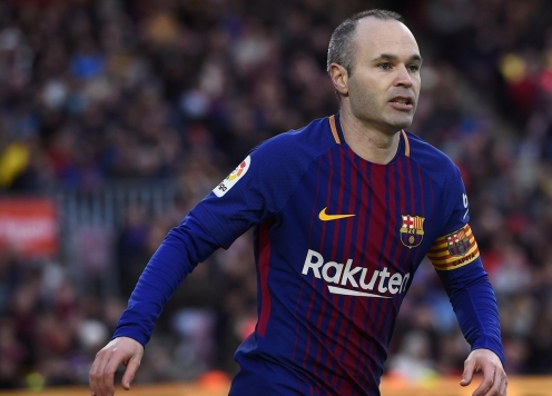 SỐC: Huyền thoại Andres Iniesta bị tố lừa đảo