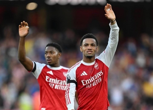 Sao Arsenal được khuyên là nên rời ngay CLB