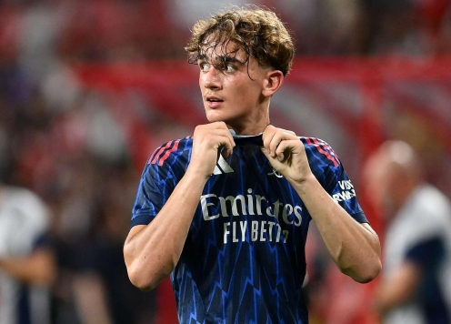 Thần đồng Arsenal nhận được lời khuyên quý giá