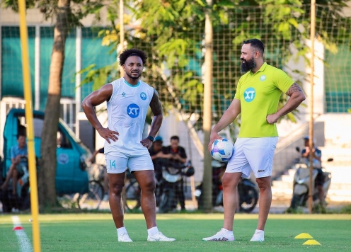 Xuân Son bắt tay vào tập luyện cùng chuyên gia mới từ Brazil
