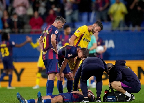 Barca lo lắng vì trụ cột chấn thương