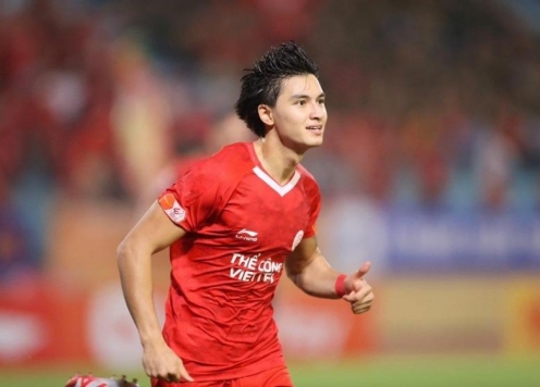 Việt kiều châu Âu bất ngờ được đá chính sau thời gian dài mất tích