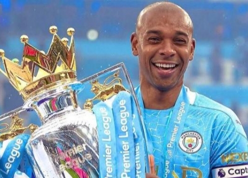 CHÍNH THỨC: Ngôi sao từng 5 lần vô địch Ngoại hạng Anh tuyên bố giải nghệ