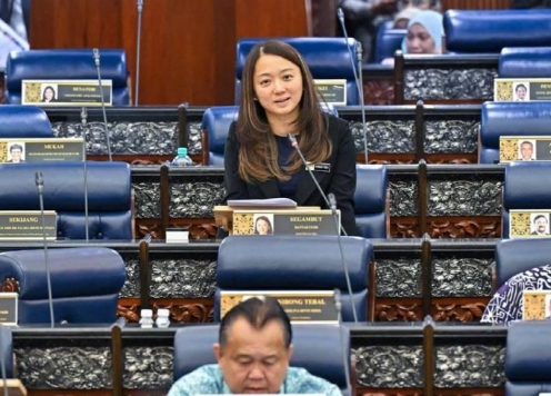 Bộ trưởng Malaysia ngừng chi tiền cho FAM giữa bão gian lận nhập tịch