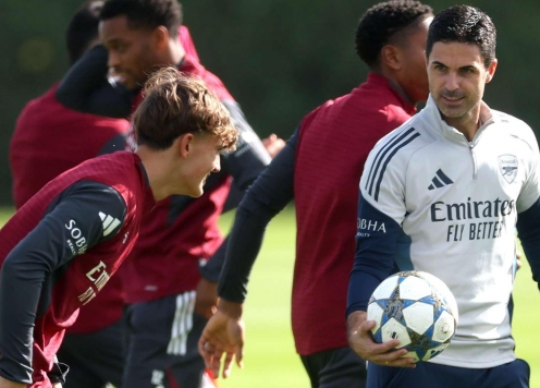 Thần đồng trăm năm có 1 của Arsenal nhận được sự công nhận cực lớn